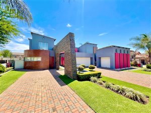 5 Bed House in Monavoni