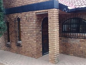 4 Bed House in Leachville