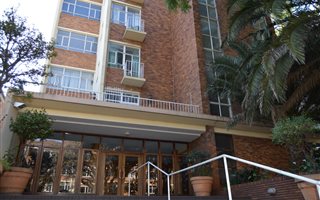 1 Bedroom Flat in Parktown