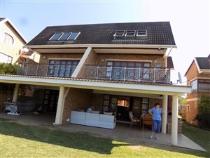 4 Bed Apartment in Hibberdene