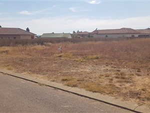 1000 m² Land available in Cultura Park