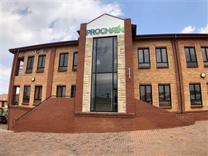 200 m² Commercial space in Irene
