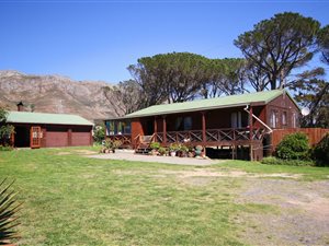 5 Bed House in Gordons Bay Central