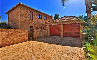 3 Bedroom Townhouse in Kyalami Hills