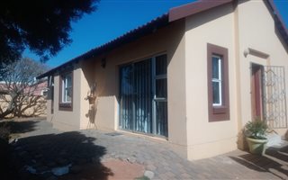 3 Bedroom House in Noordwyk
