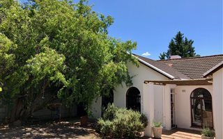 4 Bedroom House in Meadowridge