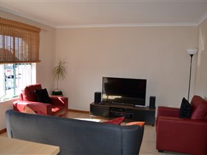 1 Bed Townhouse in Bloubergstrand