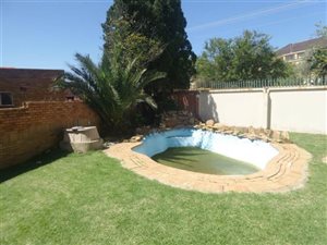 4 Bed House in Linmeyer