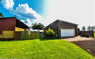 3.9 ha Farm with House in Boltonwold