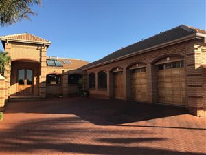 4 Bed House in Edelweiss