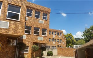 1316 m² Commercial space in Menlo Park