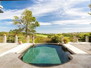 4 Bed House in Pezula Golf Estate