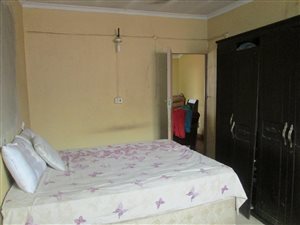 10 Bed House in Moroka