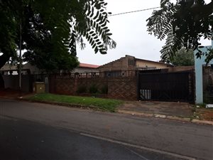 3 Bed House in Claremont