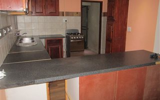 1 Bedroom House in Brackendowns