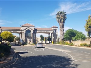 2 Bed Apartment in Fourways