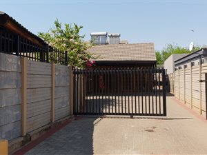 8 Bed House in West End