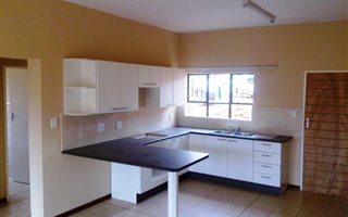 2 Bedroom Townhouse in Weltevreden Park