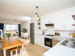 2 Bed Flat in Rosedale Estate