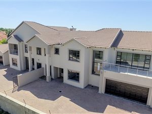 8 Bed House in Zambezi Country Estate