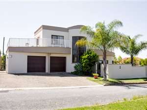 9 Bed House in Rooirivierrif