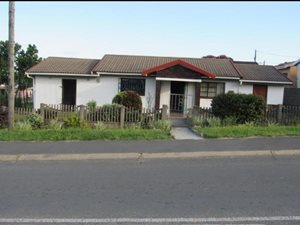 5 Bed House in Gamalakhe A