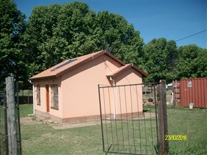 2 Bedroom House in Mpophomeni