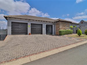 4 Bed House in Amberfield Valley