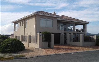 5 Bedroom House in Klipfonteyn