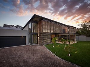 4 Bedroom House in Waterfall Country Estate