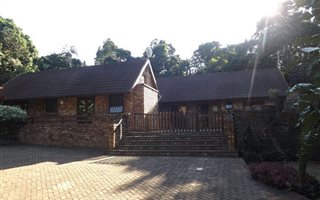 6 Bedroom House in Leisure Bay