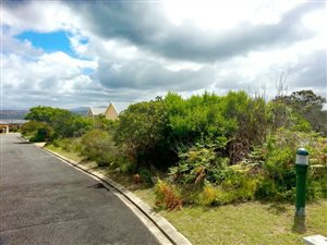 1051 m² Land available in Pezula Golf Estate