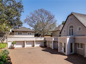 4 Bed House in Westcliff