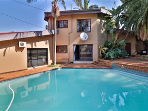6 Bed House in Brummeria