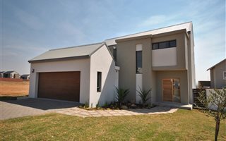 3 Bedroom House in Golden Fields Estate