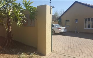 Bachelor apartment in Blairgowrie