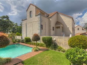 2 Bed Apartment in Melrose Estate