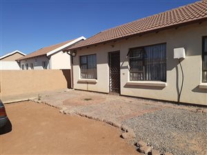 3 Bed House in Golden Gardens
