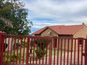 3 Bed House in Ivy Park