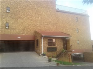 2 Bed Townhouse in Alberton