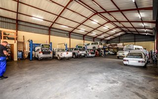 800 m² Industrial space in Rocky Drift