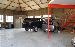 137 m² Industrial space in Halfway House