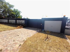 1000 m² Land available in Selcourt