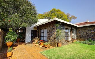 3 Bedroom Apartment in Montgomery Park