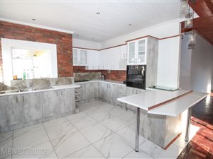 3 Bed House in Daggafontein