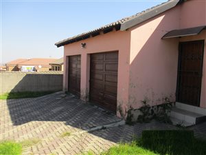 3 Bed House in Tasbet Park