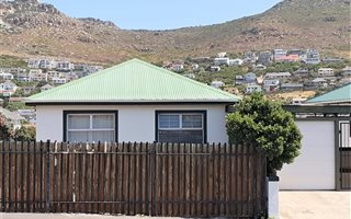 1 Bedroom Apartment in Fish Hoek