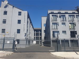 1 Bed Apartment in Parow Valley