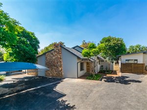 9 Bed House in Montroux