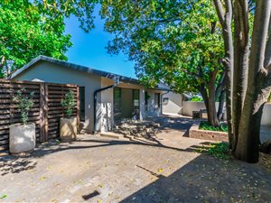 9 Bed House in Montroux